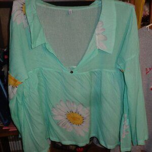 NEW-NEVER WORN-MISLOOK GREEN SHEER OVER BLOUSE-SIZE LARGE-LOVELY